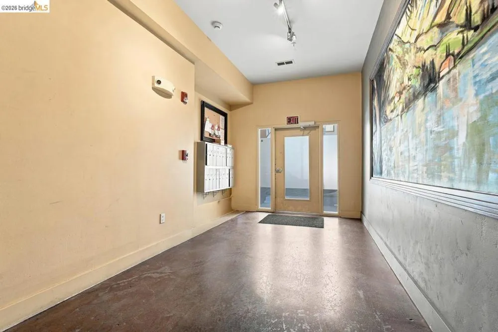 675 8Th St #3 Oakland, CA 94607
