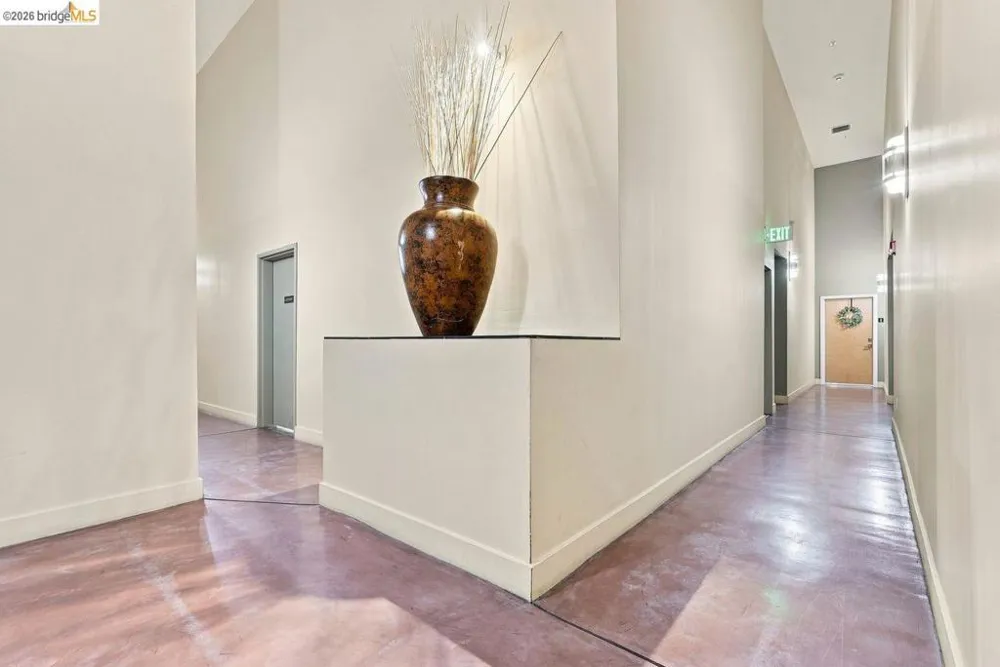 675 8Th St #3 Oakland, CA 94607