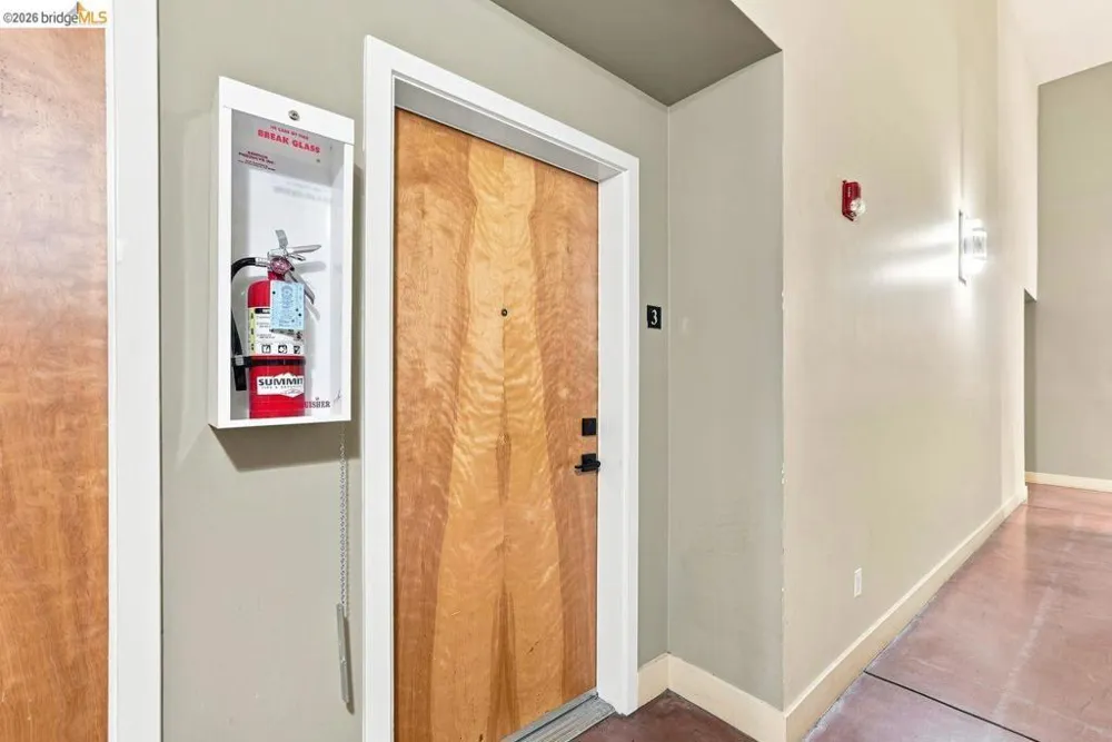 675 8Th St #3 Oakland, CA 94607