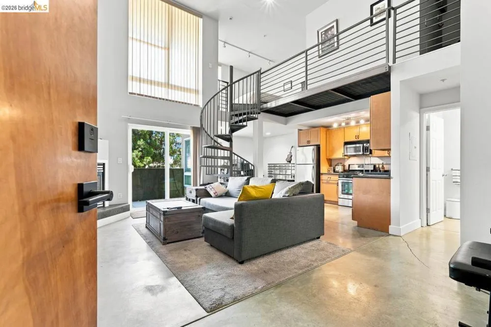 675 8Th St #3 Oakland, CA 94607