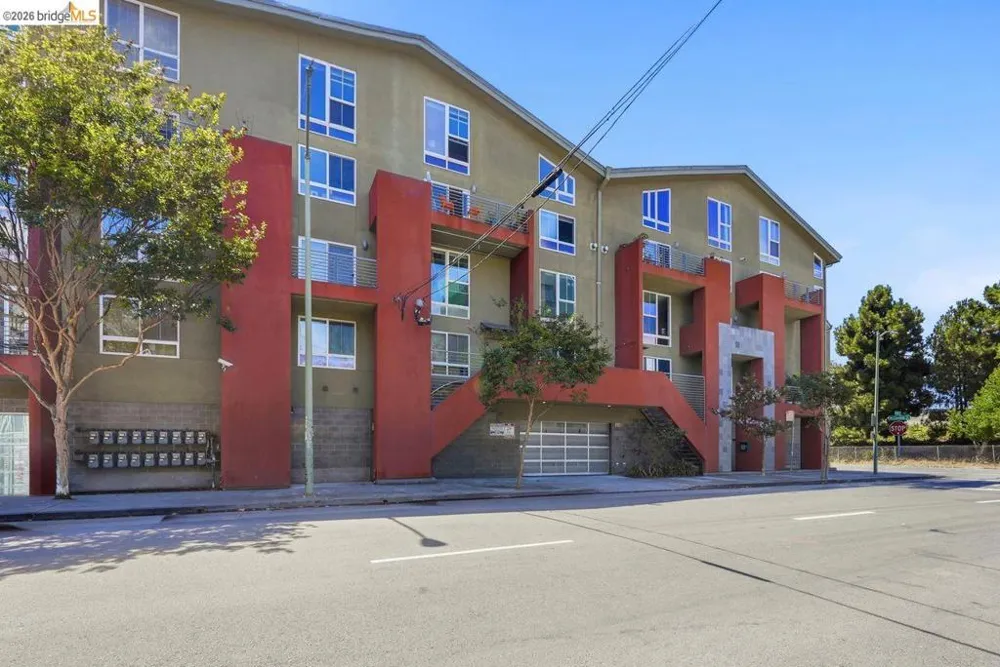 675 8Th St #3 Oakland, CA 94607