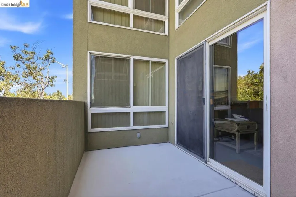 675 8Th St #3 Oakland, CA 94607