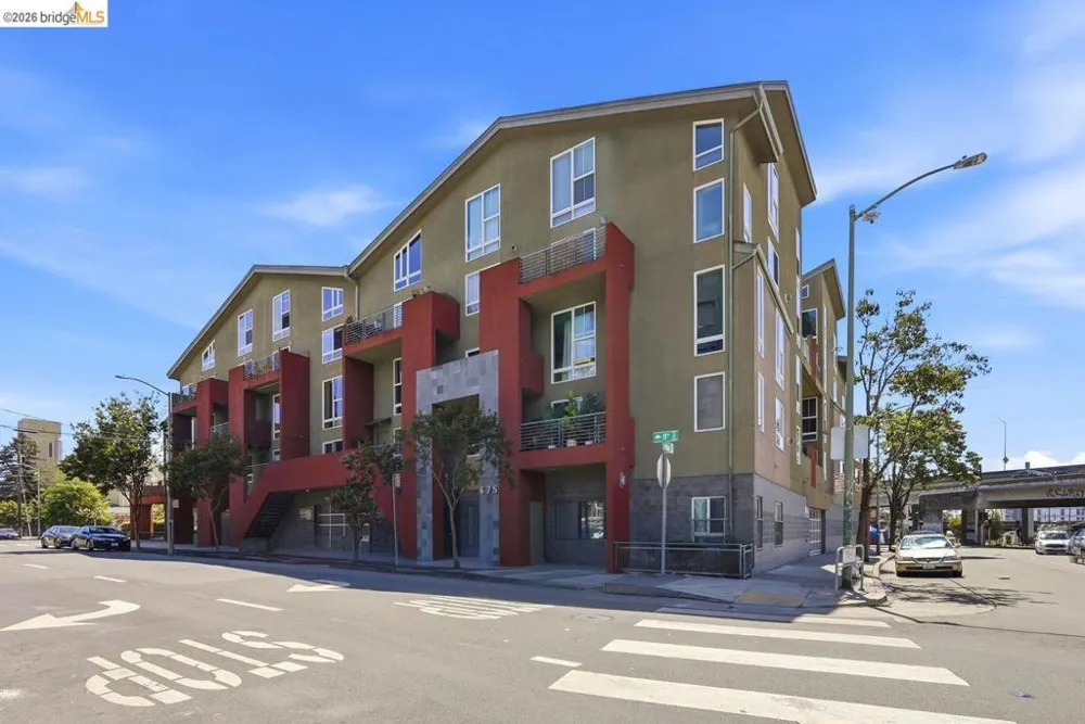 675 8Th St #3 Oakland, CA 94607