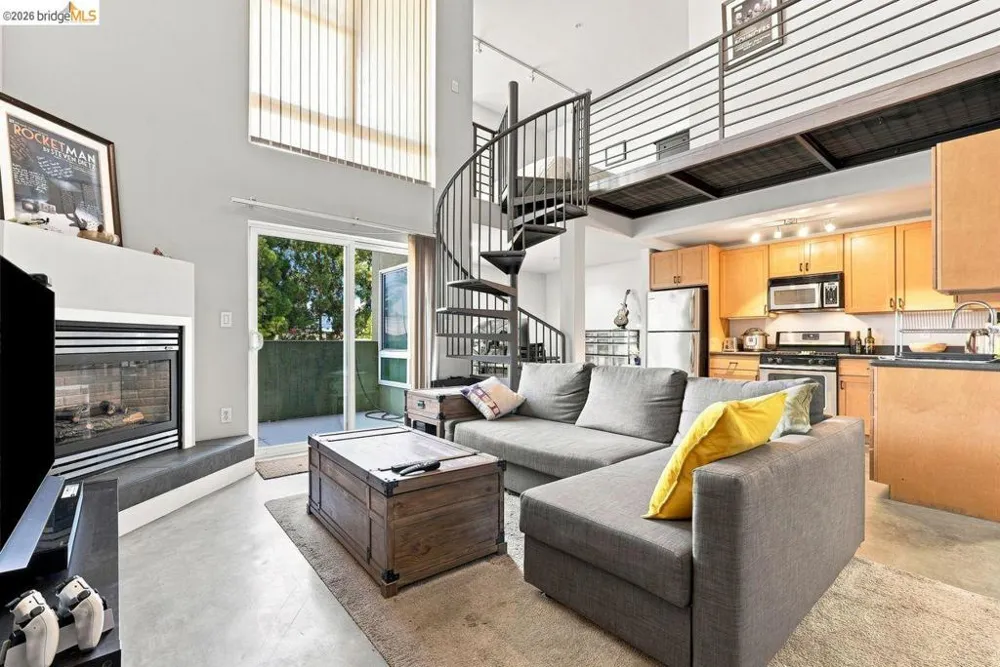 675 8Th St #3 Oakland, CA 94607