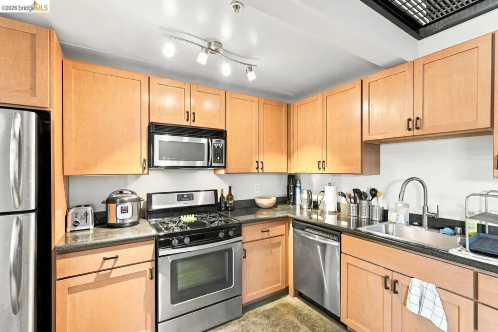 675 8Th St #3 Oakland, CA 94607