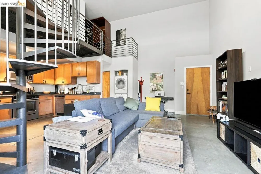 675 8Th St #3 Oakland, CA 94607
