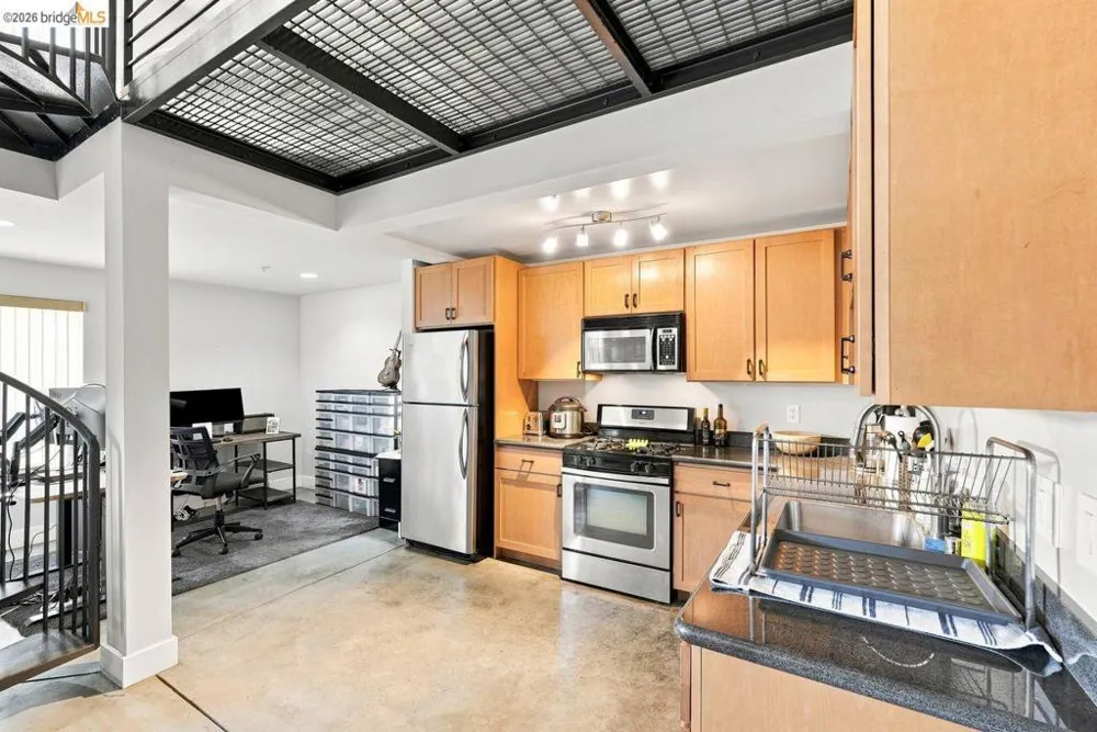 675 8Th St #3 Oakland, CA 94607