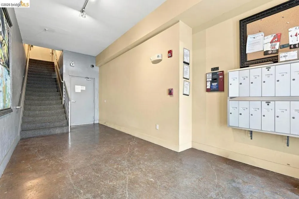 675 8Th St #3 Oakland, CA 94607