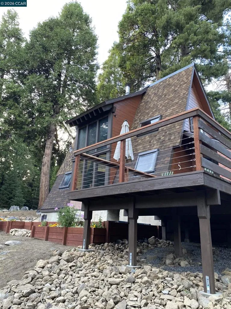 91 Segale Dr 