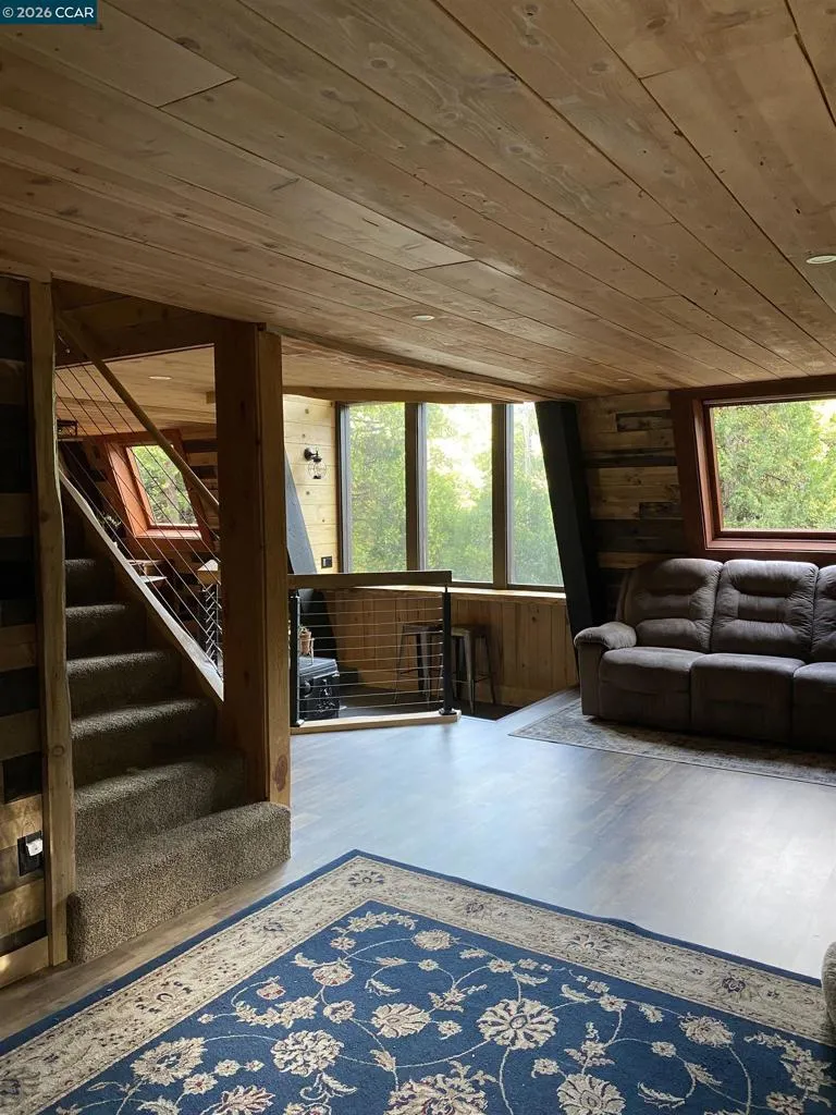 91 Segale Dr 