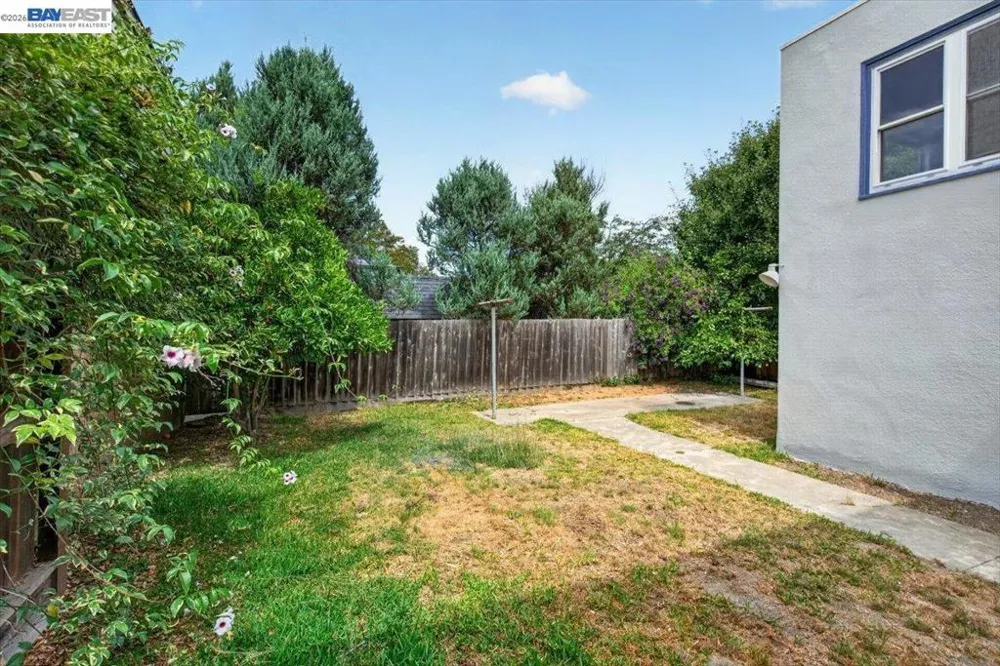 250 W Broadmoor Blvd San Leandro, CA 94577