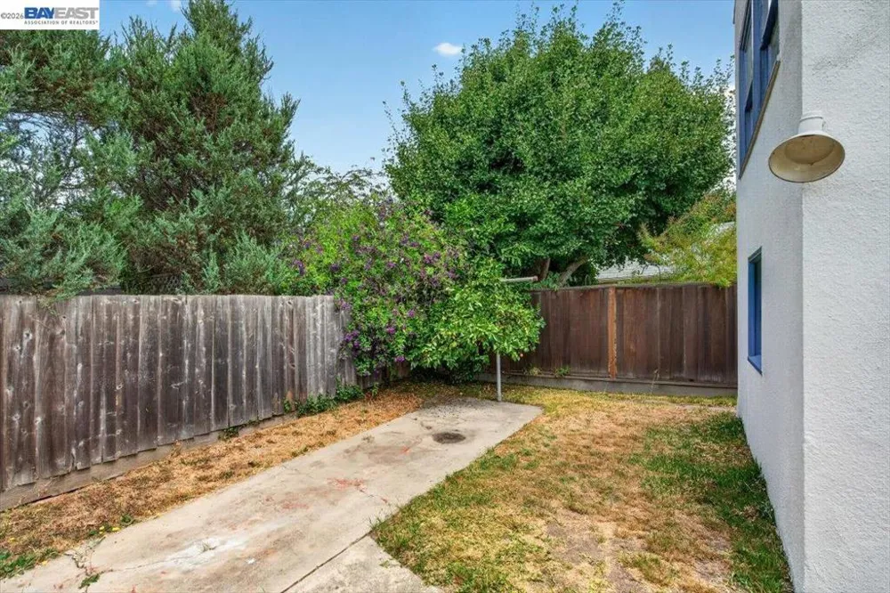 250 W Broadmoor Blvd San Leandro, CA 94577