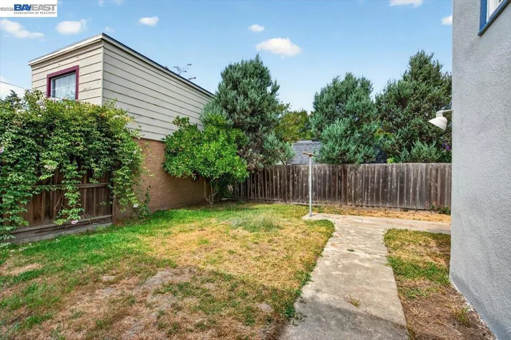 250 W Broadmoor Blvd San Leandro, CA 94577
