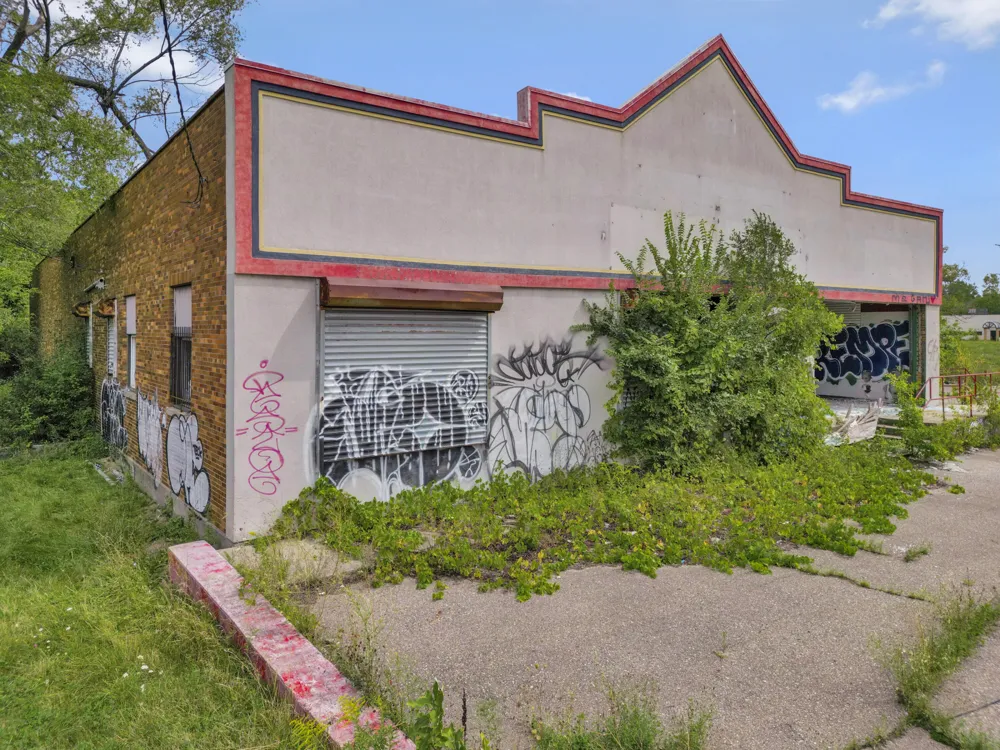 2913 S Dort Highway Flint, MI 48507