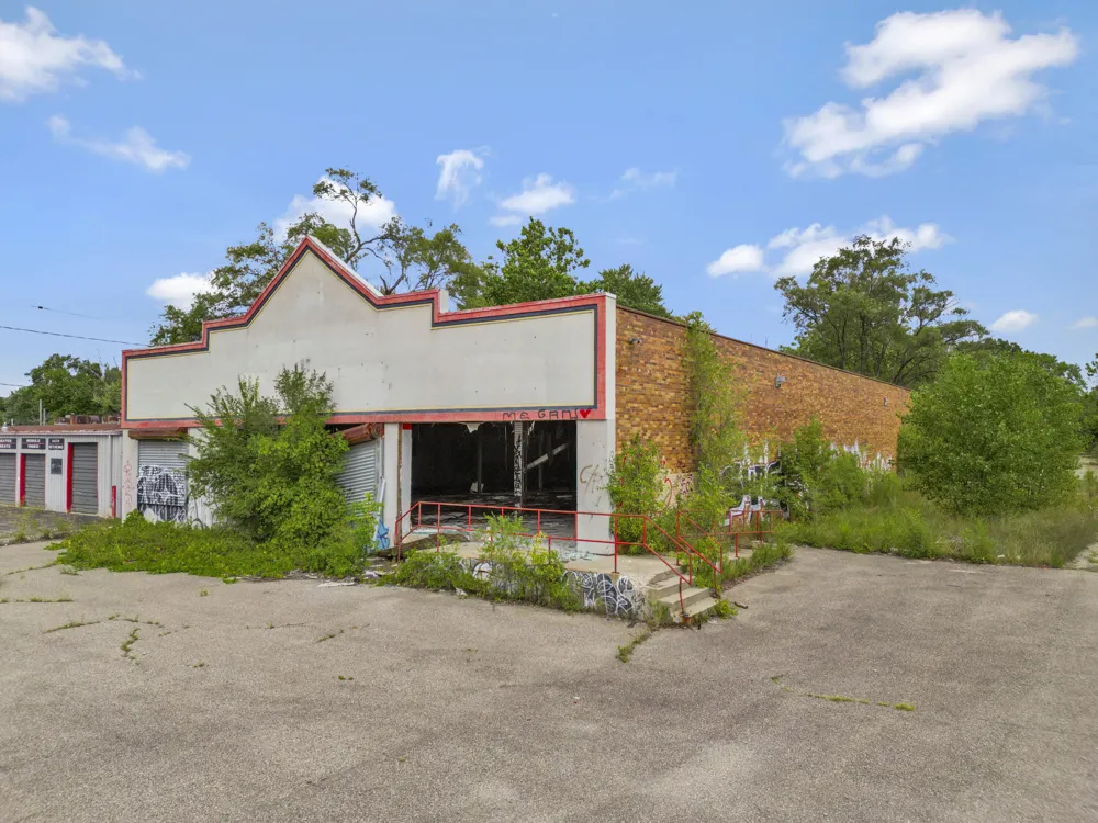 2913 S Dort Highway Flint, MI 48507
