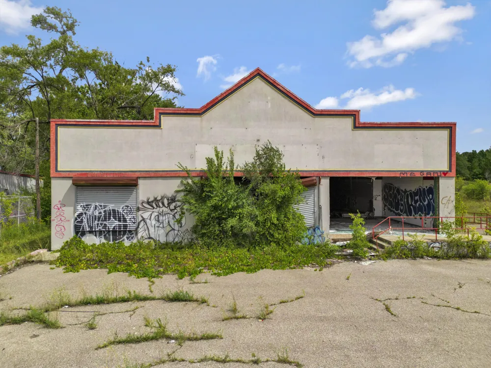 2913 S Dort Highway Flint, MI 48507