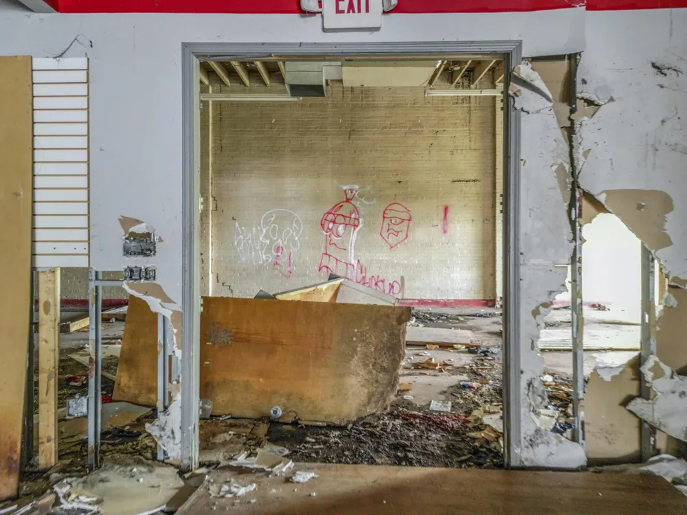 2913 S Dort Highway Flint, MI 48507