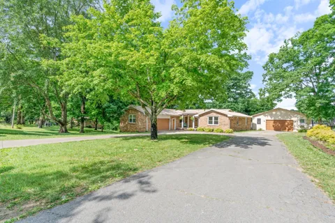 104 Southwood Dr