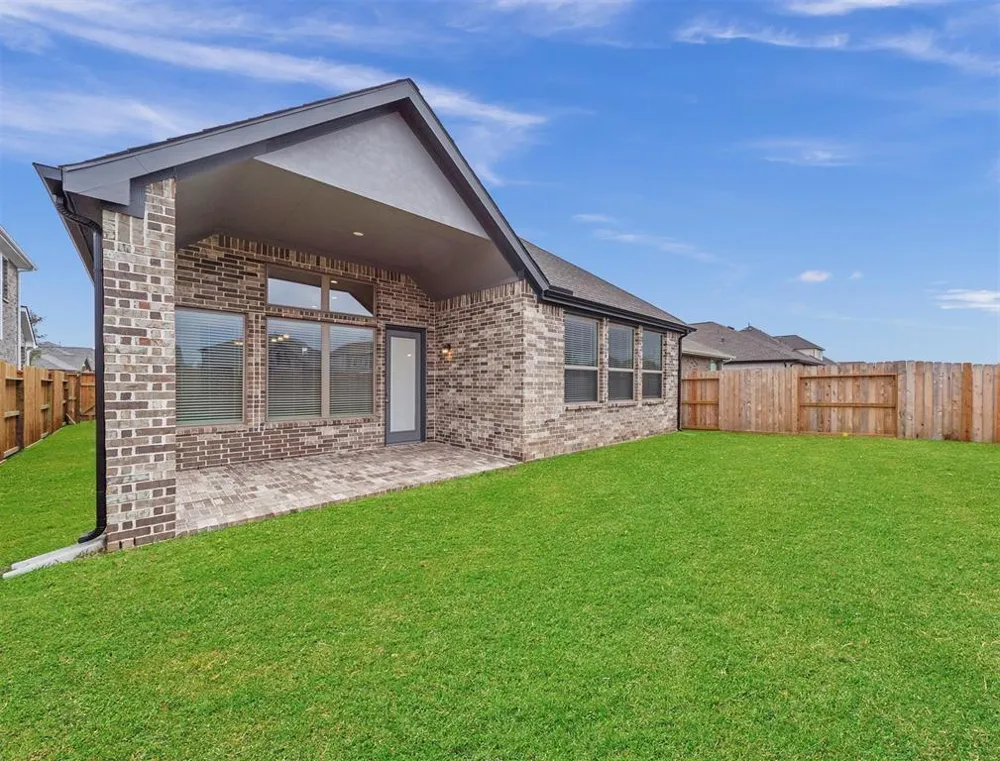 2142 Ironwood Pass Drive Missouri City, TX 77459