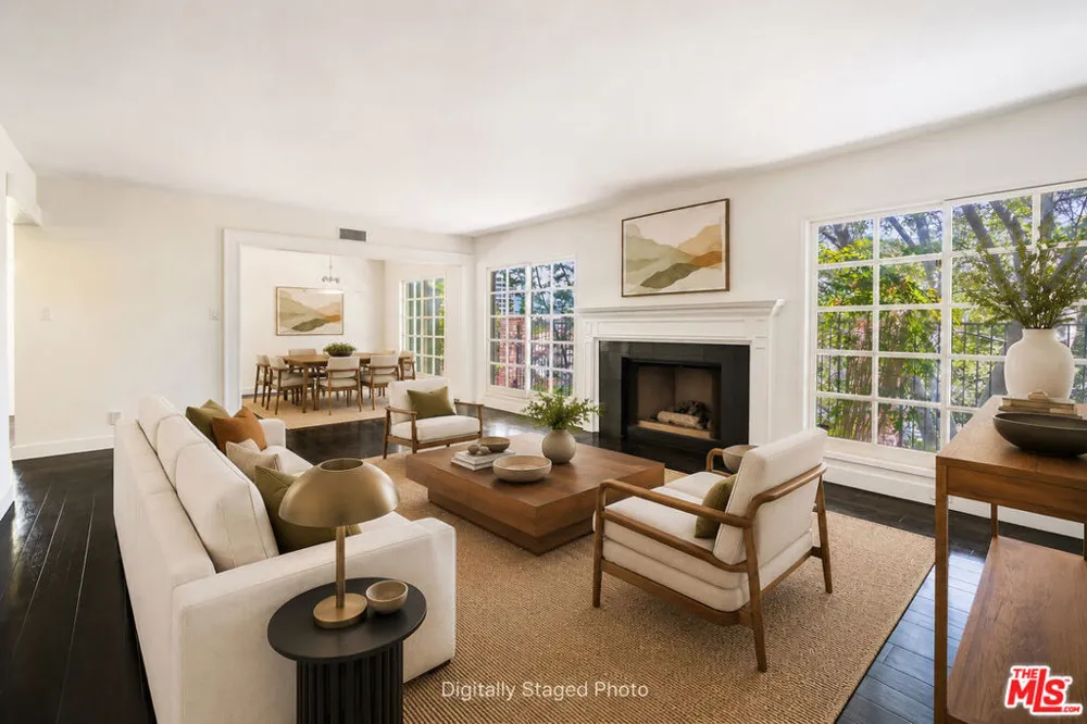 4645 Petit Avenue Encino, CA 91436