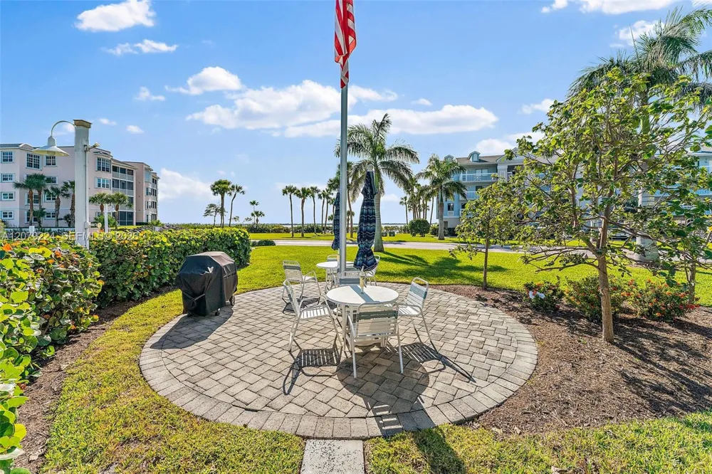 40 NE Plantation Rd #207 Hutchinson Island, FL 34996