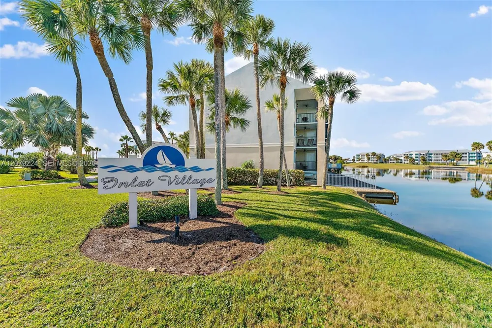 40 NE Plantation Rd #207 Hutchinson Island, FL 34996