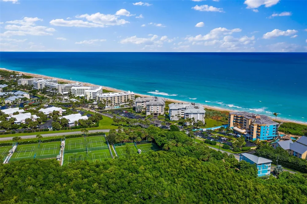 40 NE Plantation Rd #207 Hutchinson Island, FL 34996