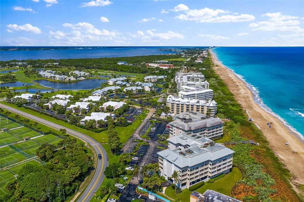 40 NE Plantation Rd #207 Hutchinson Island, FL 34996