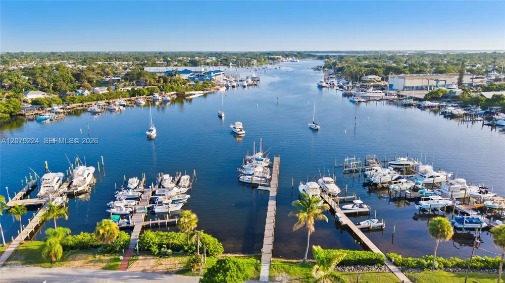 40 NE Plantation Rd #207 Hutchinson Island, FL 34996