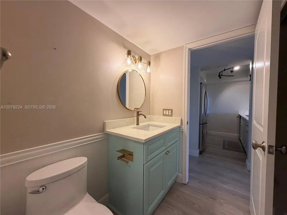 40 NE Plantation Rd #207 Hutchinson Island, FL 34996