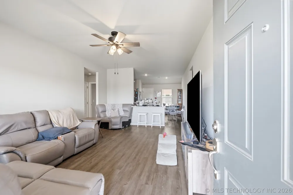 7511 E 143 STREET Collinsville, OK 74021