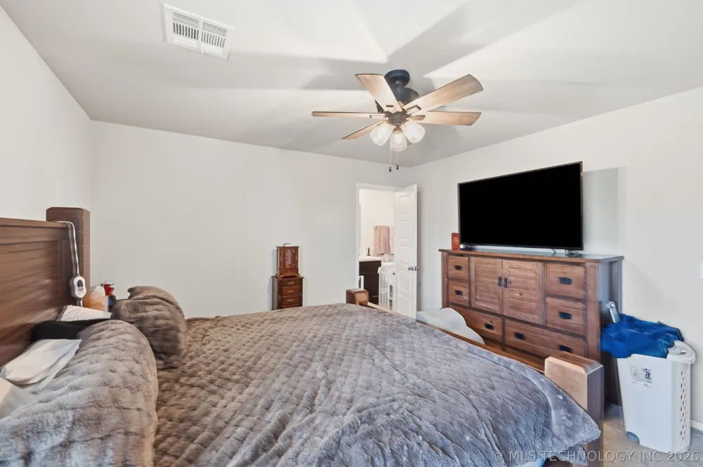 7511 E 143 STREET Collinsville, OK 74021