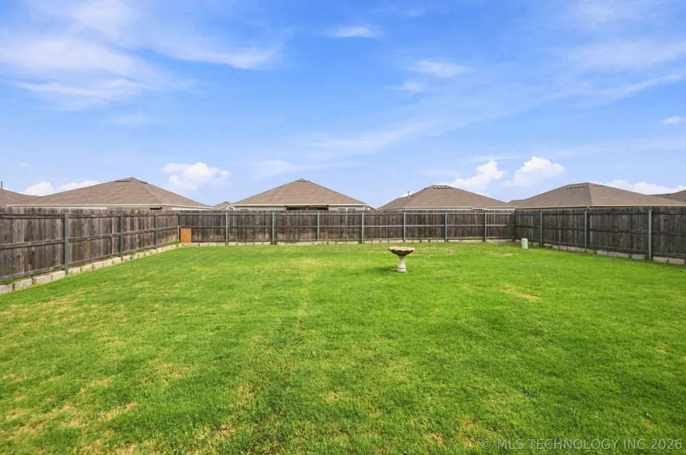 7511 E 143 STREET Collinsville, OK 74021