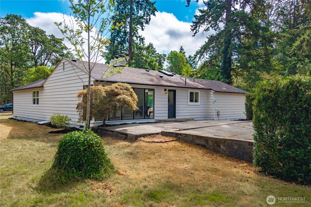 6317 Nyanza Park Drive SW Lakewood, WA 98499