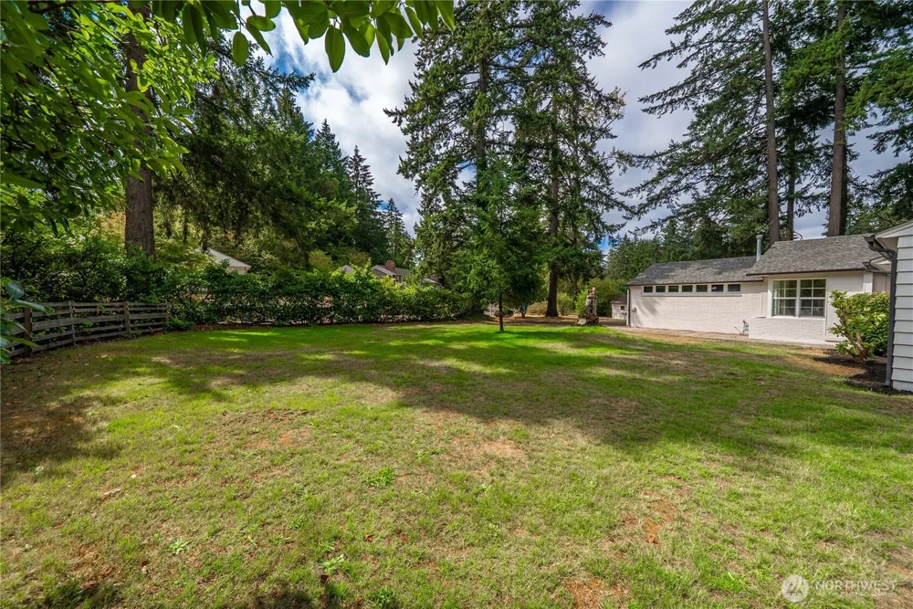 6317 Nyanza Park Drive SW Lakewood, WA 98499