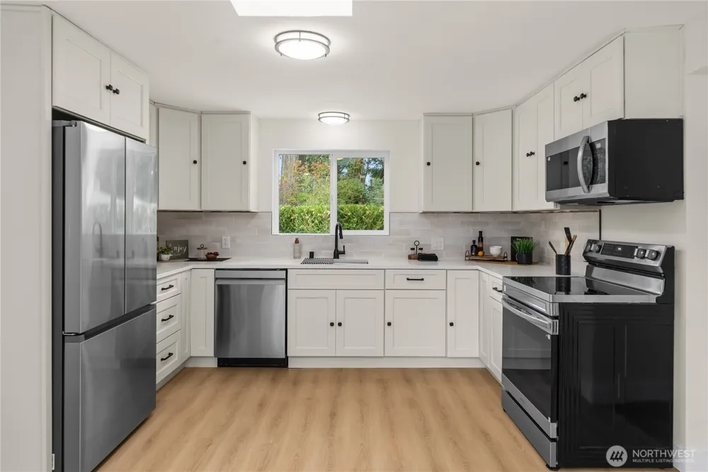 6317 Nyanza Park Drive SW Lakewood, WA 98499
