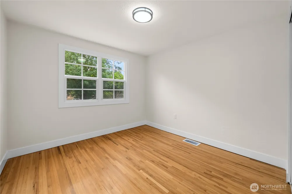 6317 Nyanza Park Drive SW Lakewood, WA 98499