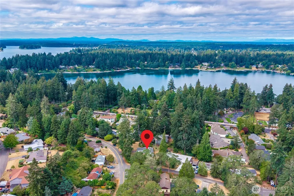 6317 Nyanza Park Drive SW Lakewood, WA 98499