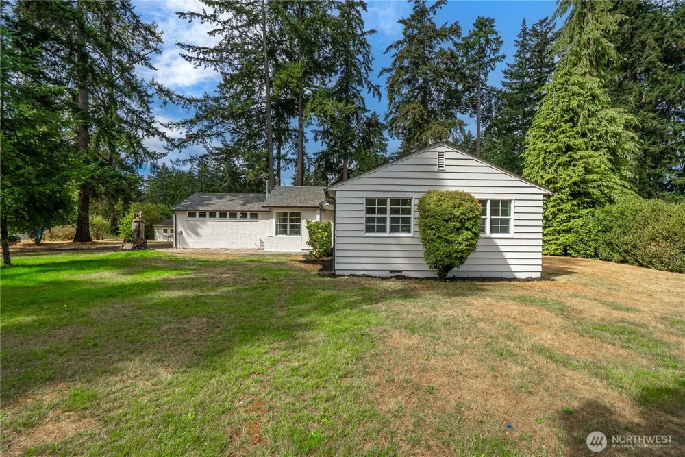 6317 Nyanza Park Drive SW Lakewood, WA 98499