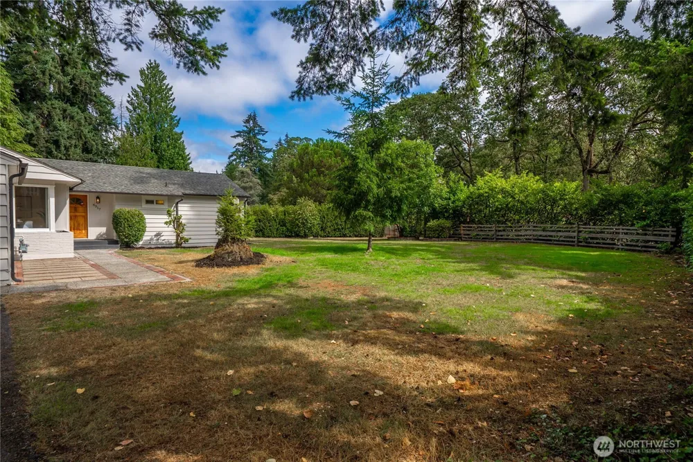 6317 Nyanza Park Drive SW Lakewood, WA 98499