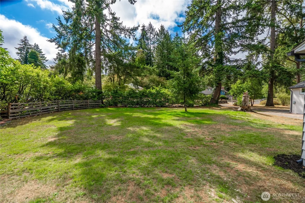 6317 Nyanza Park Drive SW Lakewood, WA 98499