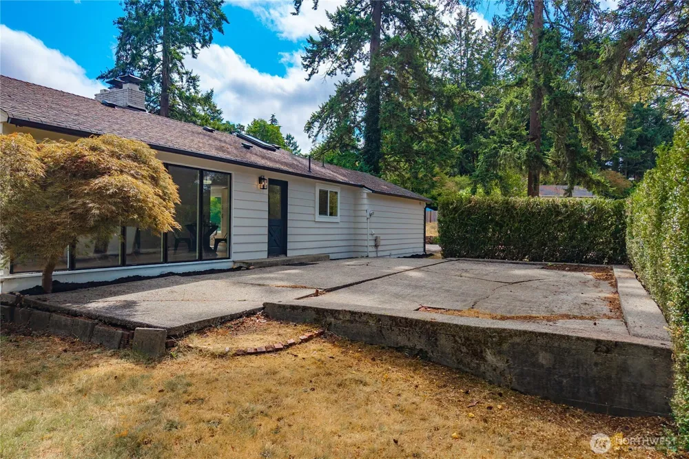 6317 Nyanza Park Drive SW Lakewood, WA 98499