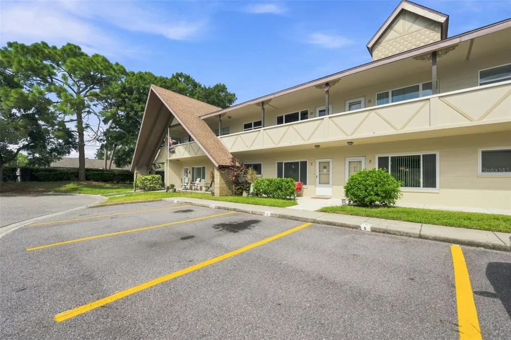 2295 BELGIAN LANE #5 Clearwater, FL 33763