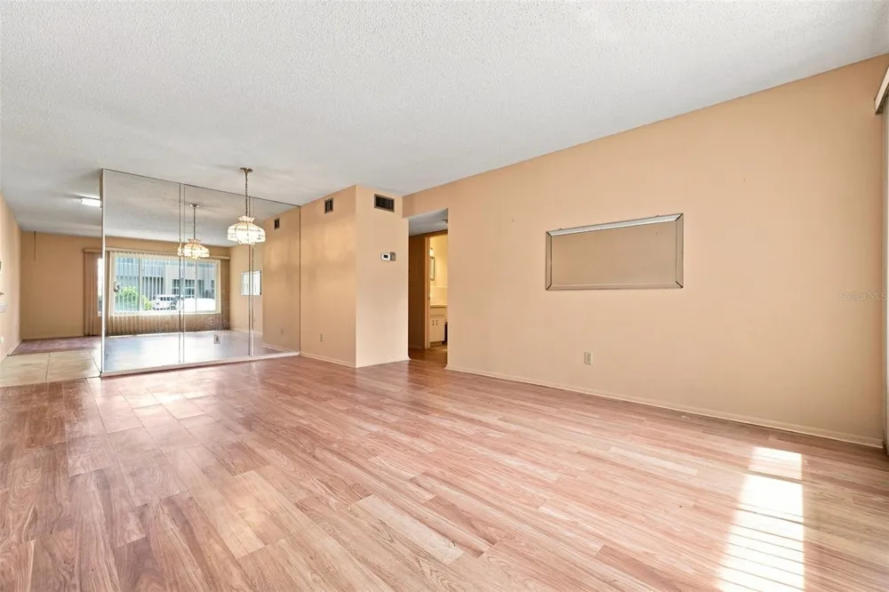 2295 BELGIAN LANE #5 Clearwater, FL 33763