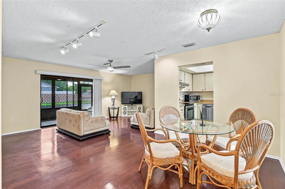 3189 GLEN ELYN BOULEVARD #3 Sarasota, FL 34237