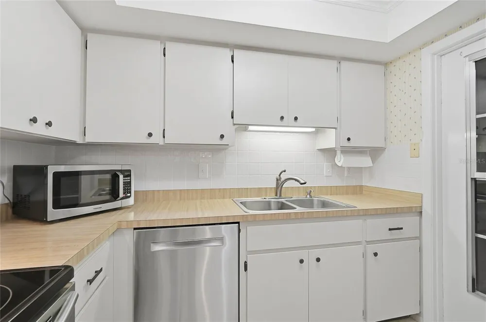 3189 GLEN ELYN BOULEVARD #3 Sarasota, FL 34237