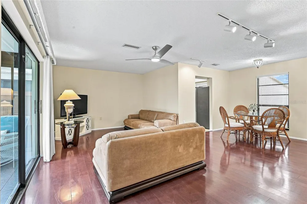3189 GLEN ELYN BOULEVARD #3 Sarasota, FL 34237