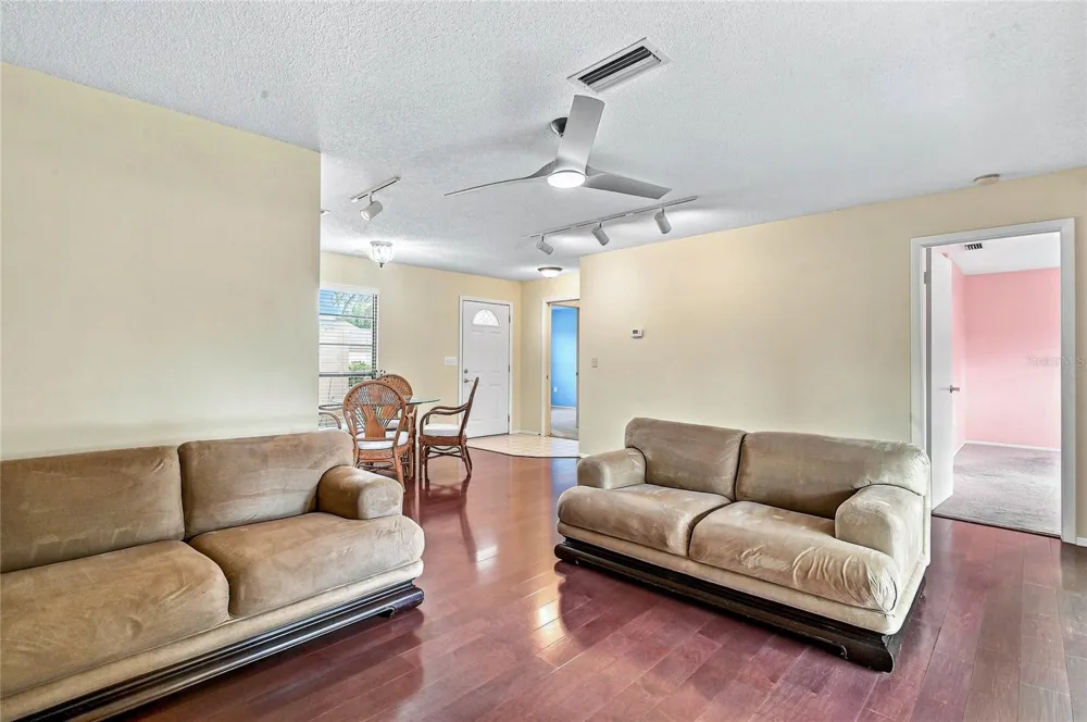 3189 GLEN ELYN BOULEVARD #3 Sarasota, FL 34237