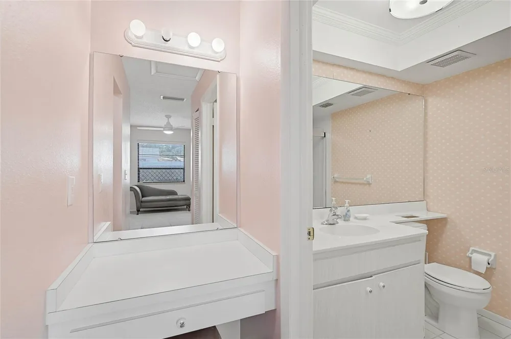 3189 GLEN ELYN BOULEVARD #3 Sarasota, FL 34237