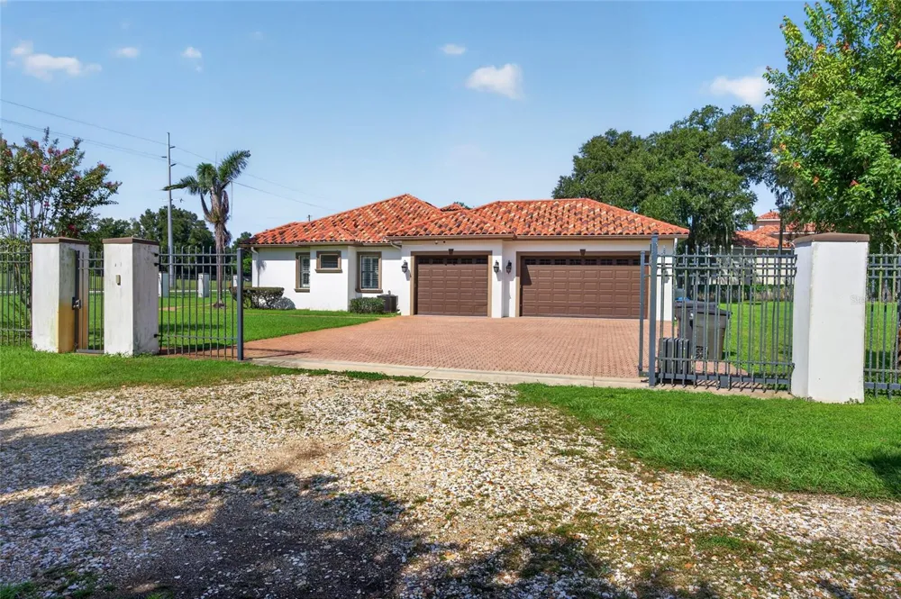301 PRUETT ROAD Seffner, FL 33584